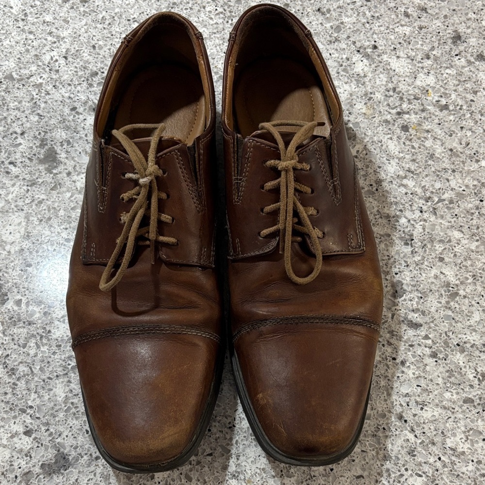 Clarks Men's Brown Leather Oxfords - Picture 2 of 12